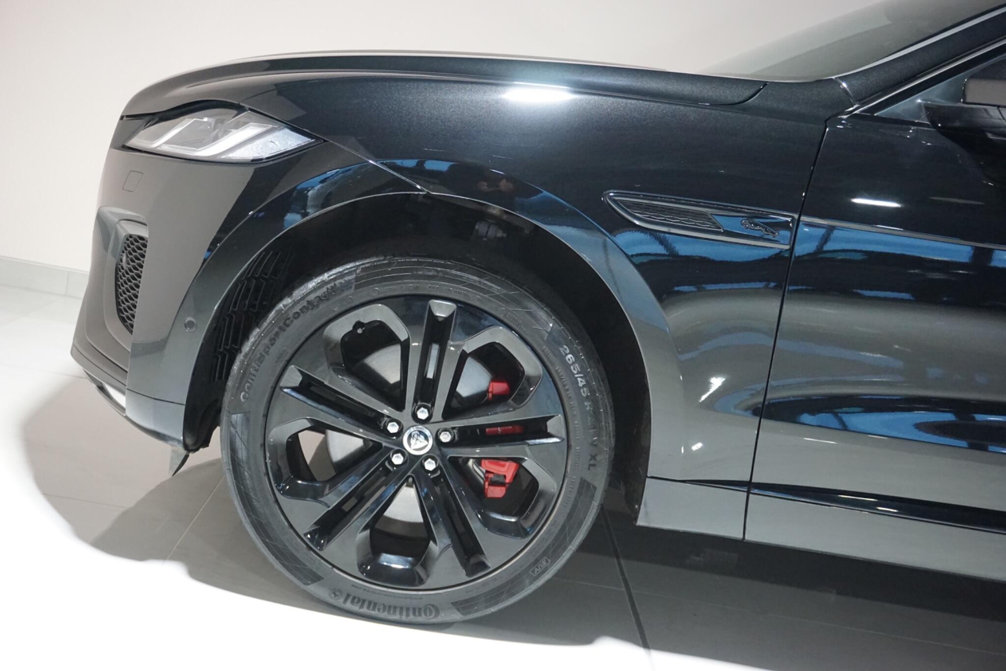 Jaguar F-PACE 3.0 D300 MHEV R-Dynamic HSE Black SUV 5dr Diesel Auto AWD Euro 6 (s/s) (300 ps)